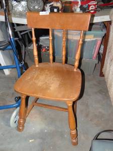 lot 3627 image: a wooden chair