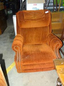 lot 3633 image: an orange recliner