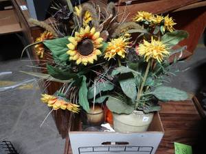 lot 3640 image: decorative sunflower decorations
