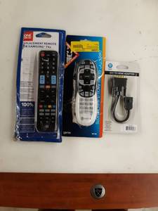 lot 29070 image: TV REMOTE & CONNECTOR LOT