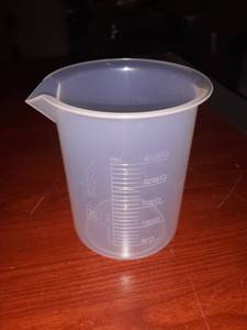 lot 28262 image: 250ml Beaker Polypropylene 10mL Graduations - Pack of 12 - Eisco Labs