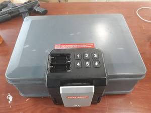 lot 28281 image: First Alert Safe
