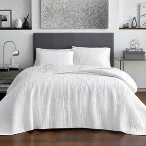 lot 29559 image: City Scene Tally Quilt Set, Twin, White