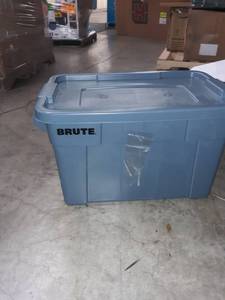 lot 29651 image: Rubbermaid Commercial Products Brute Tote Storage Container With Lid, 20-Gallon, Gray (Fg9S3100Gray)