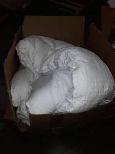 lot 29914 image: White Duvet Cover