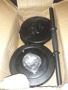 lot 28402 image: 33.5lb Weight Set