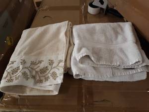 lot 28476 image: Towels