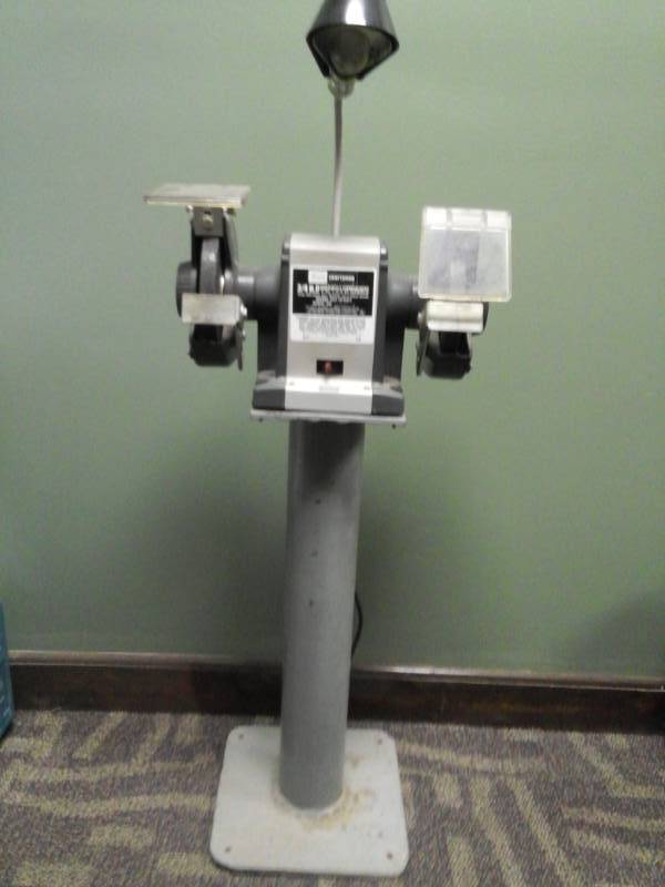 lot 7238 image: Craftsman 34 HP Bench Grinder Model 357.191501