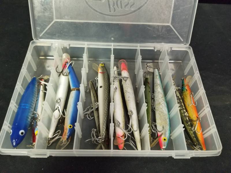 lot 7282 image: Lot of mostly Antique Fishing Lures Great Condition