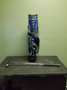 lot 6058 image: Lynx LX Jr. Club #3 and Golf Bag
