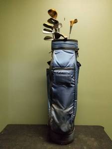 lot 6060 image: Tour Quality Tour Specs Golf Bag w Clubs