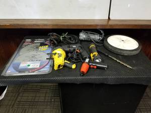 lot 6087 image: Lot of Tools, Flashlights and more