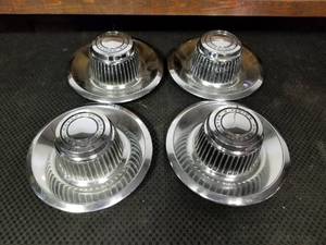lot 6089 image: Lot of 4 Chevrolet Hub Caps