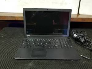 lot 6093 image: Toshiba Satellite C55-A5302 Laptop Boots to Repair Screen Only