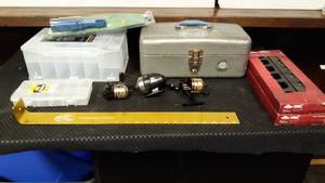 lot 7811 image: Lot of Fishing Gear