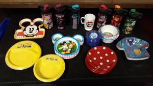 lot 7815 image: Kids Cups and Plates Lot