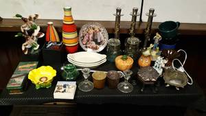 lot 7820 image: Miscellaneous Knick Knack Lot
