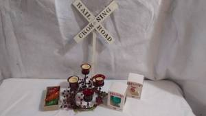 lot 19310 image: holiday Decor lot