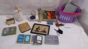lot 19317 image: home decor playing cards and more