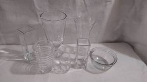 lot 19321 image: decorative glass vases and more