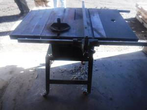 lot 11785 image: Delta 10 contractors table saw
