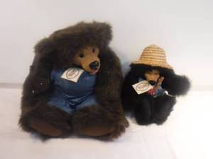 lot 11821 image: Pair of Kimbearlys originals bears