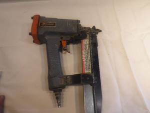 lot 11829 image: pneumatic nail gun