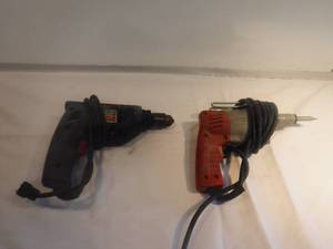 lot 11831 image: Skil 38 drill and Milwakee power drill- working