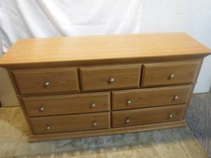 lot 11837 image: Perdue furniture low dresser