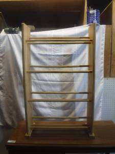 lot 11841 image: Wood media rack