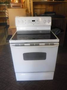 lot 11843 image: GE electric smooth top cook stove works