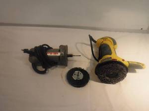 lot 11852 image: Porter cable cut out tool and wagner paint eater sander