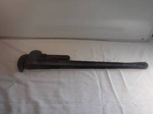 lot 11872 image: pipe wrench