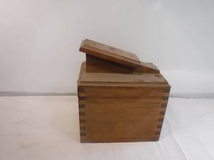 lot 11888 image: Wood shoe shine kit