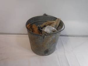 lot 11889 image: Galvanized bucket with screws and other items