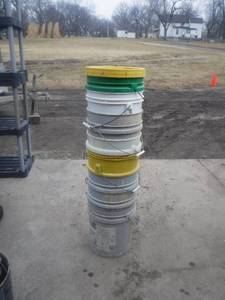 lot 11896 image: Lot of buckets