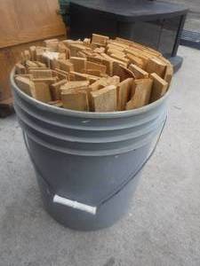 lot 11898 image: Bucket of shims