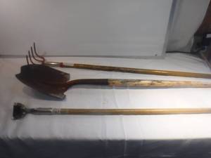lot 11899 image: mixed long handle tool lot