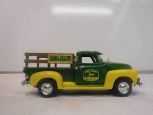 lot 11934 image: John Deere toy puck up truck
