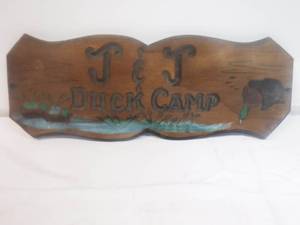 lot 11972 image: T&T duck camp wood sign
