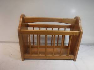 lot 19338 image: Wood magazine rack