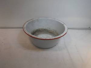 lot 19342 image: Red and White enamel pot- shows age