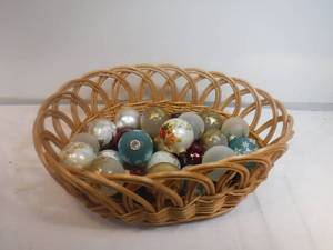 lot 19343 image: Basket of mini ornaments