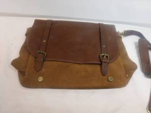 lot 19350 image: Leather and suede messenger bag