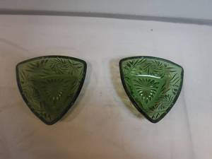 lot 19369 image: Pair of green glass dishes