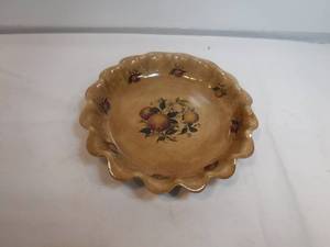 lot 19371 image: Ceramic pie plate marked Rosie 84 on the back