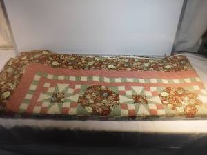 lot 19379 image: 8x14 Quilt