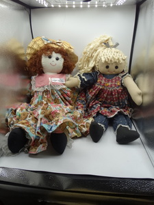 lot 9037 image: lot of 2 16 stuffed dolls from the country collection