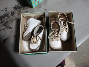 lot 9049 image: lot of vintage stride rite infant shoes