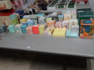 lot 9044 image: lot of various vintage avon collectibles
